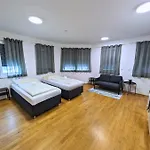 Vienna\'S Danube Apartments