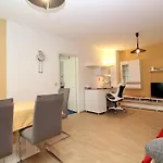 Cozy Apartment Free Parking