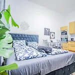 Comfort Quad Room Hn
