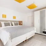 Bright & Cozy 3 Room Apartment Near Everything