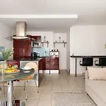 Bright & Cozy 3 Room Apartment Near Everything