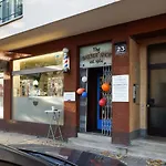 Bright & Cozy 3 Room Apartment Near Everything