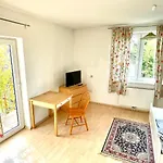 Gaestezimmer Rothneusiedl
