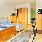 Gaestezimmer Rothneusiedl