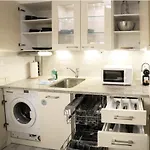 Calm 60M2 Flat Close To Center - Free Parking