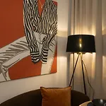 Stylish Central 1-Bedroom Apartment With A Terrace