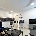 Superb Apartment Vienna Between Westbahnhof And Schloss Schoenbrunn