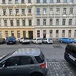 Cozy City Center Apartments