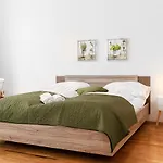 Sweet 2Br Apt Perfect For Longstays Near Rennweg