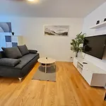 City Oasis With Brand-New Kitchen 1Br