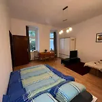 Super Cozy City Apartment