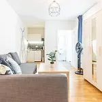 Calm & Easy By Jr City Apartments
