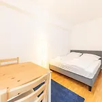 Calm & Easy By Jr City Apartments