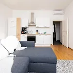 Orestaliving- 3Br On The Daube Canal/Friedensbruecke