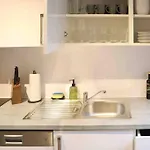Charming, Modern & Spacious Apartment