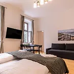Stadthalle Oasis: Stylish 3Br Apartment In Vienna