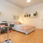Cozy City Center Retreat 2Br Apt. Homelike Comfort