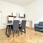 Premium Residence At Famous Vienna Kutschkermarkt
