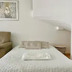 90 M2 Maisonette With Free Parking