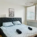 90 M2 Maisonette With Free Parking