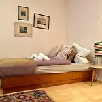 Central Apartment Near Rathausplatz