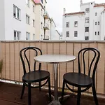 Operastreet City-Center Premium Apartment