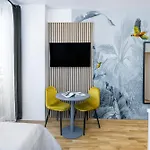Pappagallo Apartments