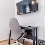 Comfortable 1 Bedroom Apartment In Prime Location