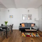 Neat 1Br Duplex By Metro And Center By Hm