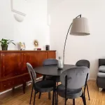 Pristine 1Br Steps From City By Hm