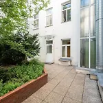 Pristine 1Br Steps From City By Hm