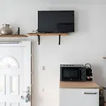 Sleek Studio By City Center By Hm