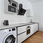 Elegant 1Br Suite, City Close By Hm