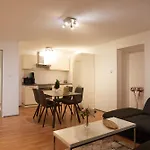 Spacious Apartment Near Schoenbrunn Castle