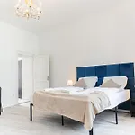 Convenient 2Br Apt. Near U6 Station Am Schoepfwerk