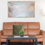Neighboring 3 Apts.- Ideal For Families & Friends