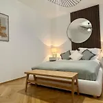 Designer Apartment Near Main Station