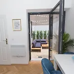 Comfort Apartment Mit Privater Terrasse I Levestate