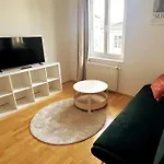 Cosy & New Urban Apartment In Green Hood