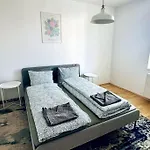 Cosy & New Urban Apartment In Green Hood