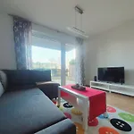 Near Lake One Bedroom Cute Apartment