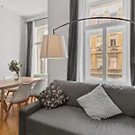 Three Bedrooms - 69 M² - 4 Min To U4 Metro Station