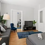 Three Bedrooms - 69 M² - 4 Min To U4 Metro Station