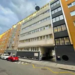 Stylish Home Near City Center
