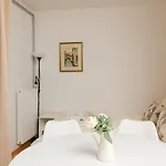 Apartment Zentral Direkt An U-Bahn Station