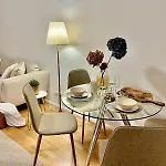Zentrales Apartment Mit Balkon