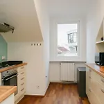 Comfy Apt For 4-6, 5 Min To Center, No Lift Currently