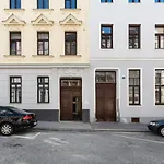 Modern Wohnen Im Renovierten Stil-Altbau
