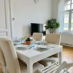 Classy 60 M2 Apartment - Free Parking