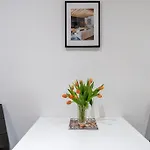 Practical 1Br Flat By Center By Hm